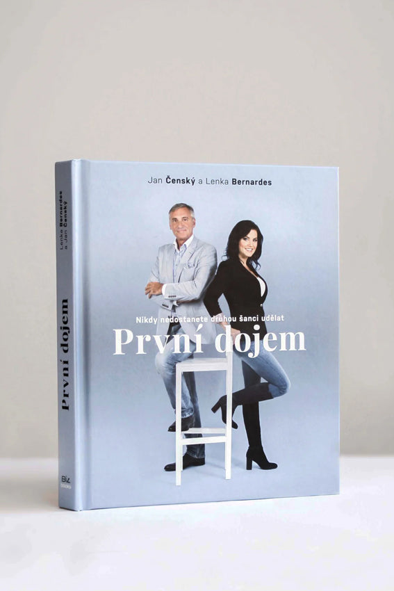 Kniha První dojem s věnováním