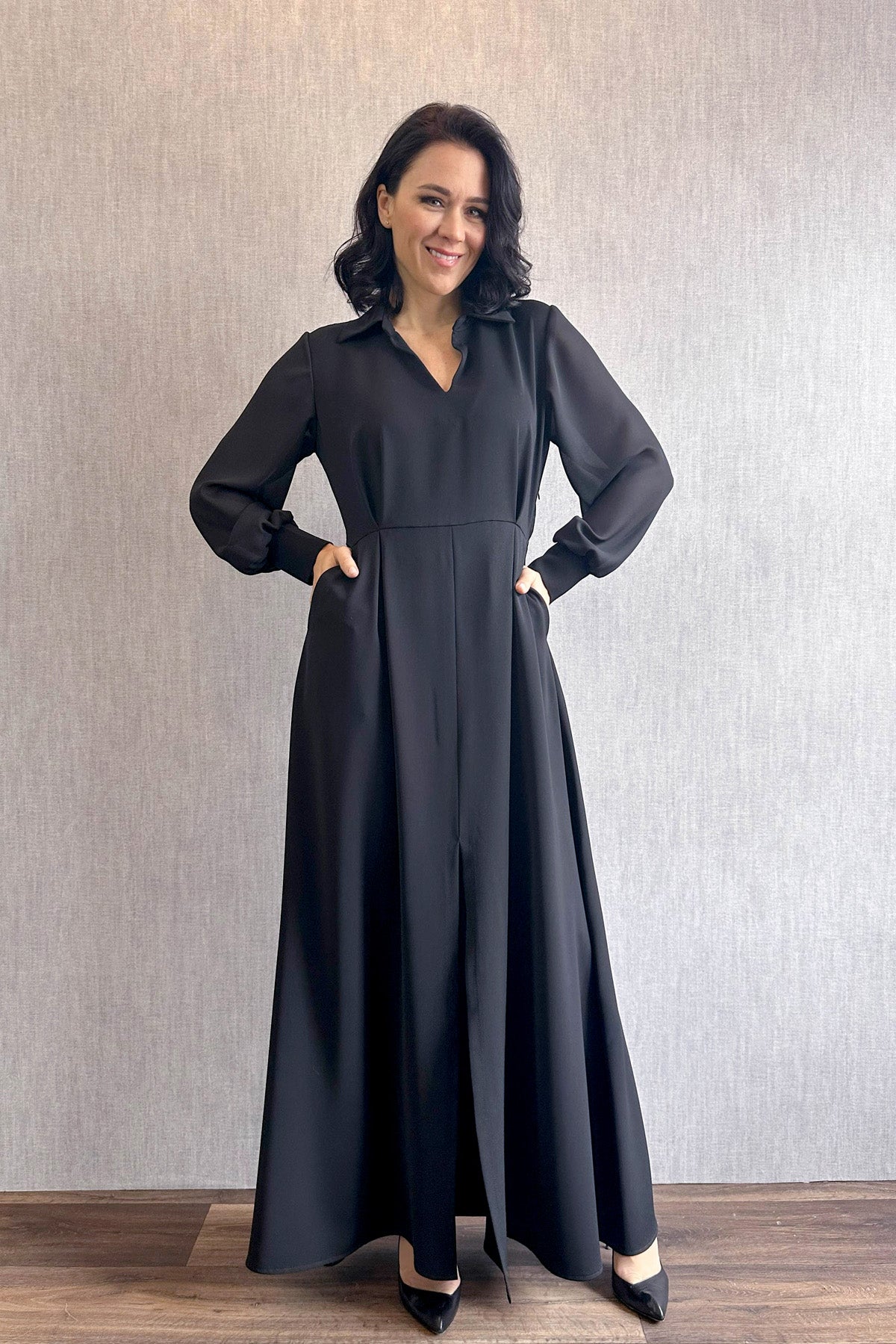 Černé dlouhé šaty s límečkem