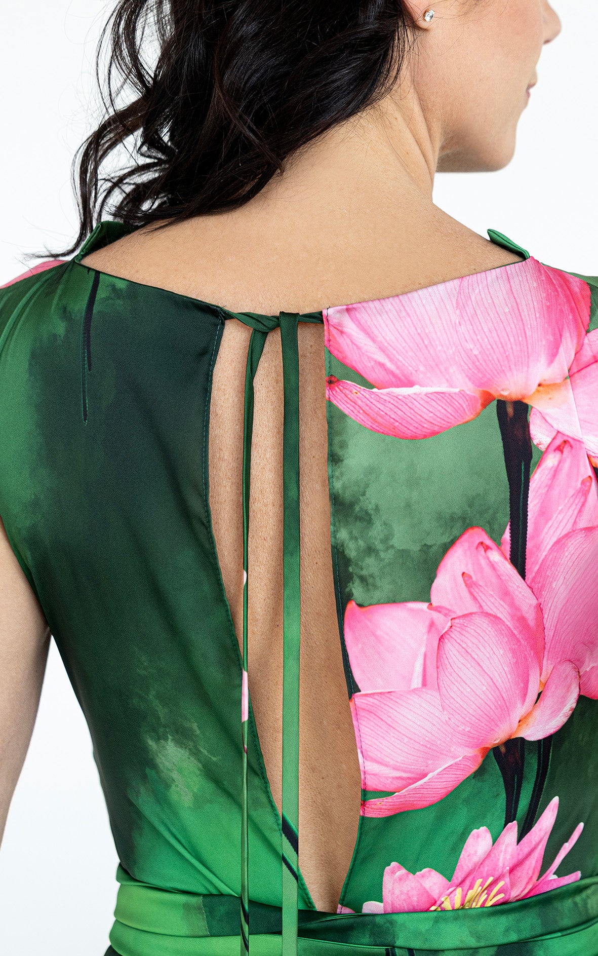 Letní květované šaty s páskem